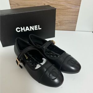 Chanel women's flat shoes